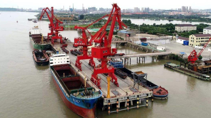 新郑概述露天料场港口封闭问题的实行方法